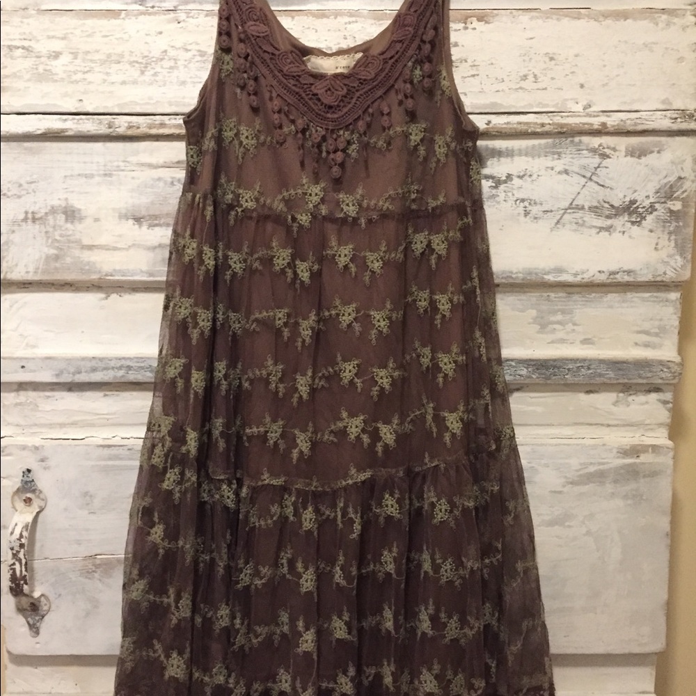 Areve Brown lace dress